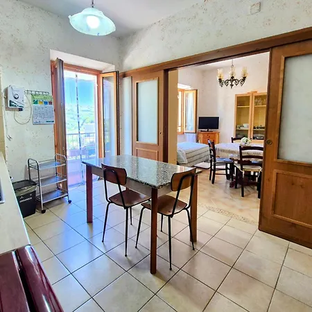 La Casa In Piazza Appartamento Toffia